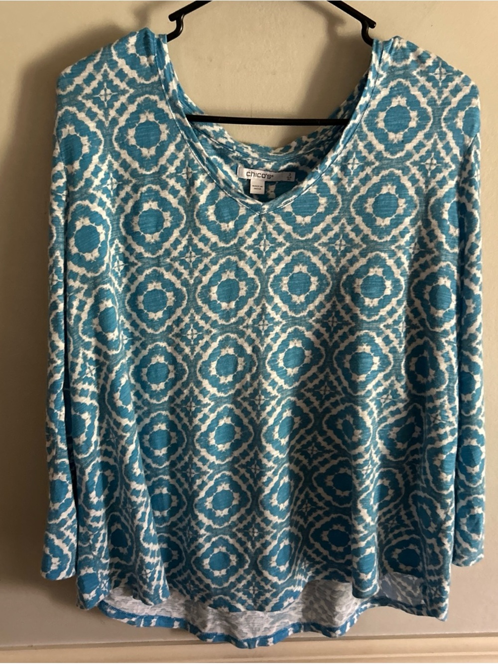 Chico's Teal and White Geometric V-Neck Long Sleeve Top